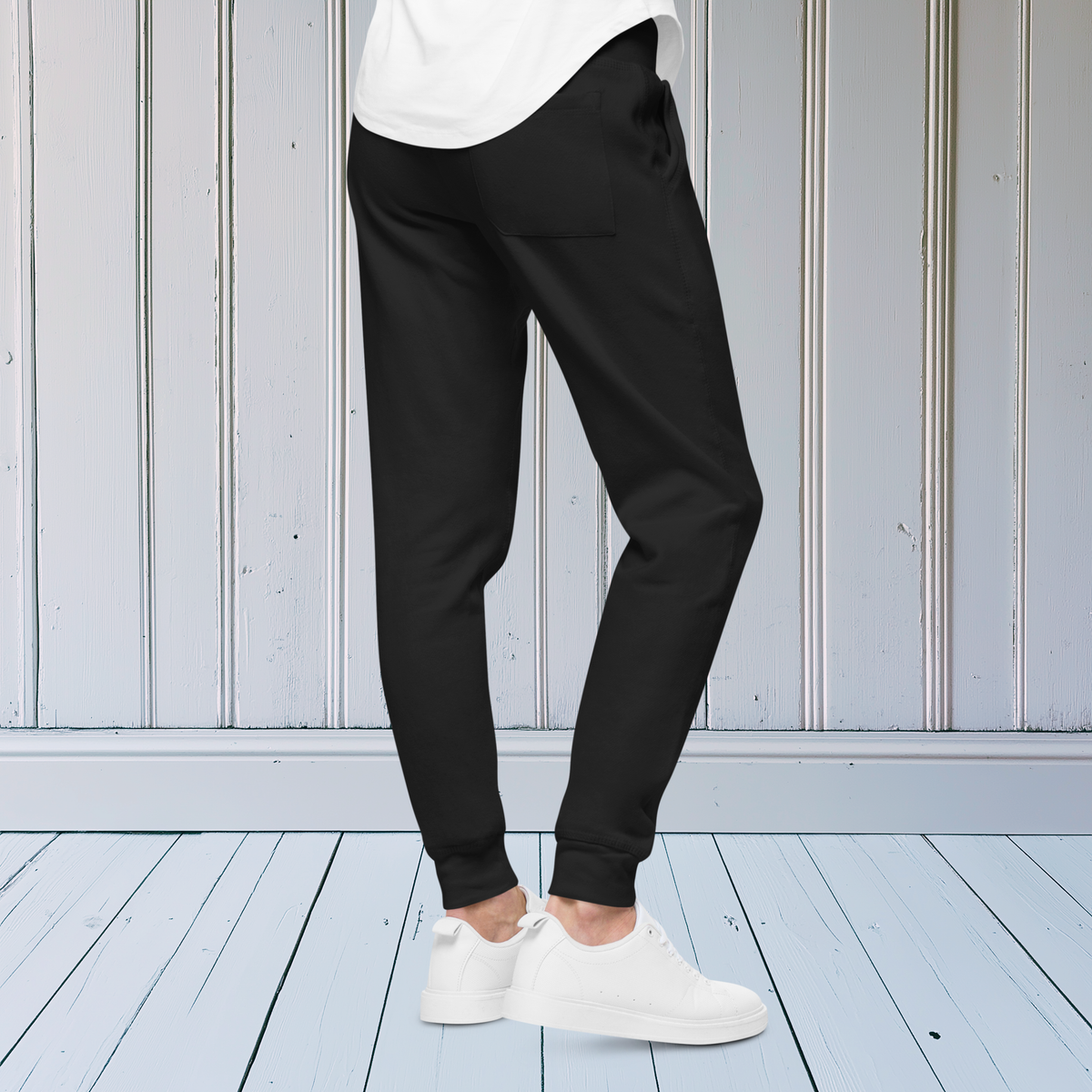 On the front of these fleece lines sweatpants, over the left front pocket is a red heart and exclamation mark that are embroidered into the pants, perfect for everyday pants.